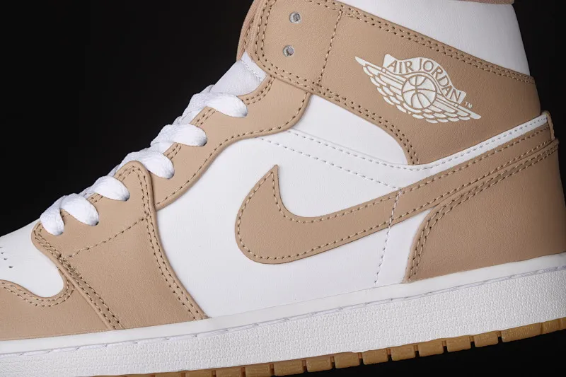 All categories Air Jordan Jordan series basketball shoes Air Jordan 1 Mid G version pure original Air Jordan 1 Mid AJ1 Joe 1 mid-top cultural basketball shoes 554724-271